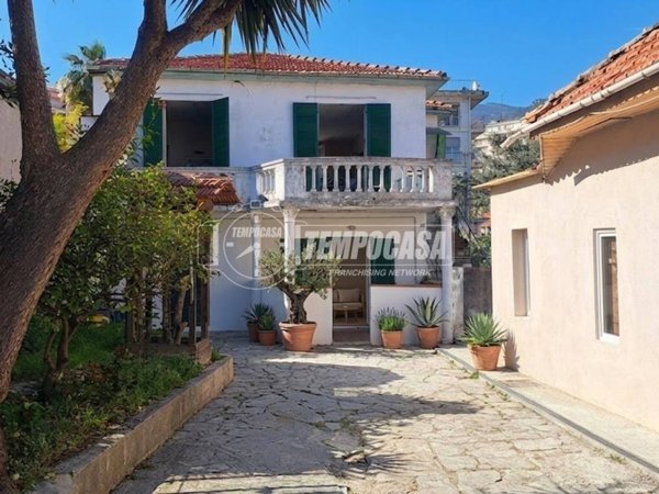 casa indipendente in vendita a Sanremo