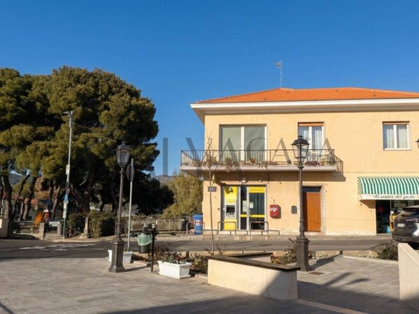 casa indipendente in vendita a Sanremo in zona Poggio