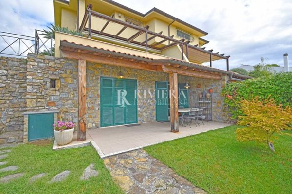 casa indipendente in vendita a Sanremo