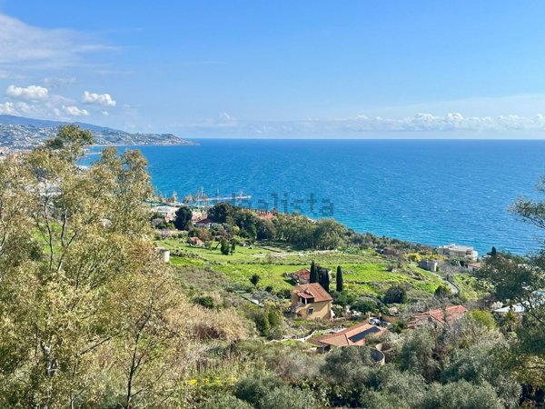 casa indipendente in vendita a Sanremo