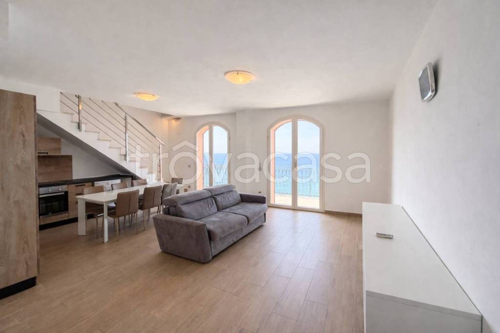 appartamento in vendita a Sanremo in zona Poggio