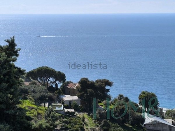 appartamento in vendita a Sanremo in zona Poggio