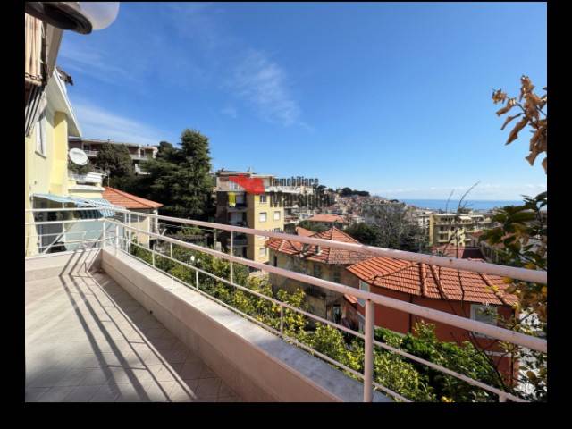 casa indipendente in vendita a Sanremo