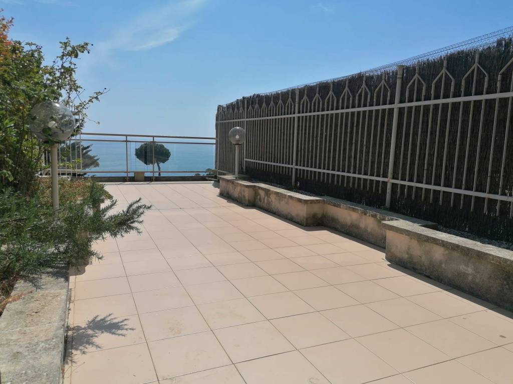 appartamento in vendita a Sanremo in zona Coldirodi