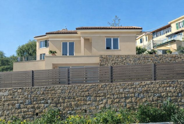 casa indipendente in vendita a Sanremo in zona Coldirodi