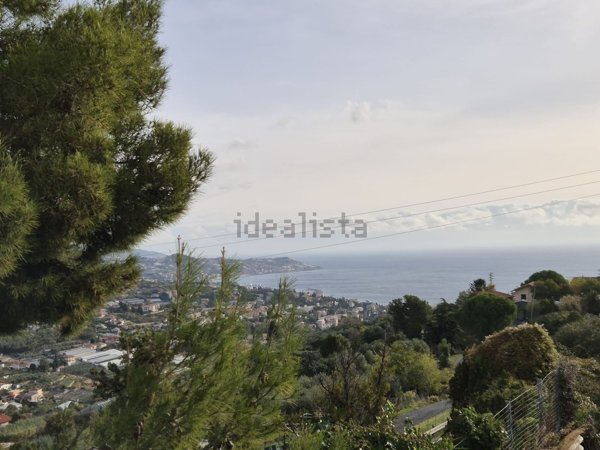 casa indipendente in vendita a Sanremo in zona Coldirodi