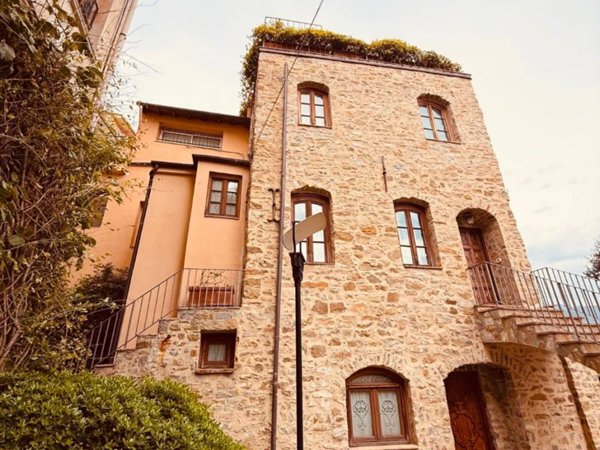 casa indipendente in vendita a Sanremo in zona Coldirodi