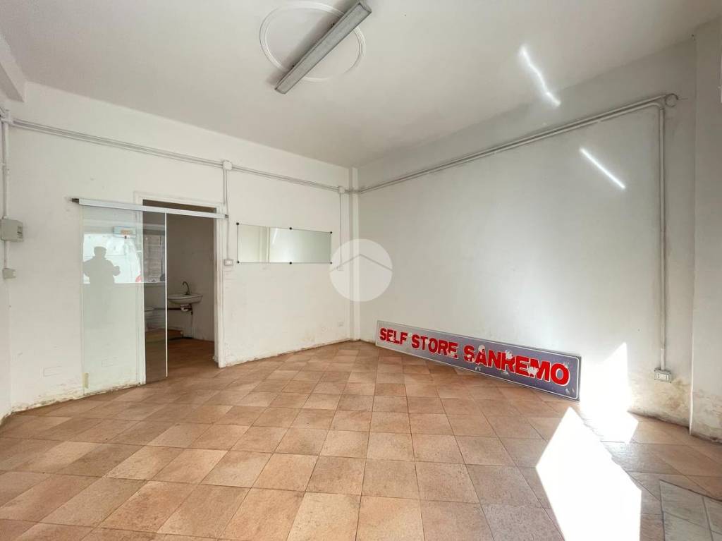 negozio in vendita a Sanremo