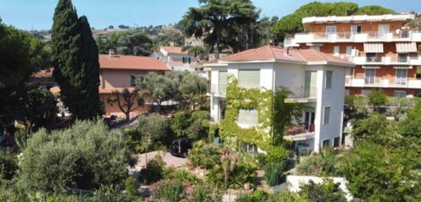 appartamento in vendita a Sanremo in zona Coldirodi