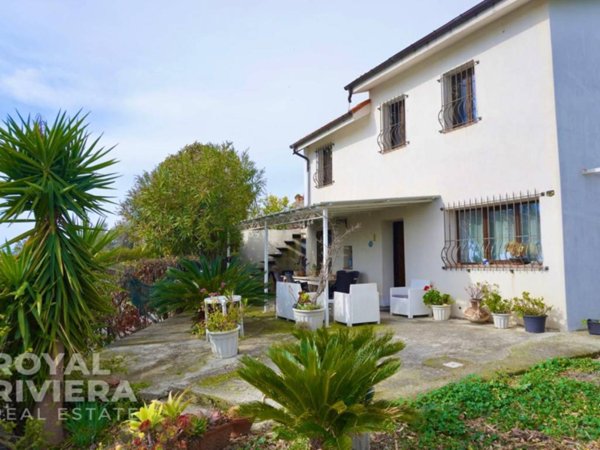 casa indipendente in vendita a Sanremo in zona Coldirodi