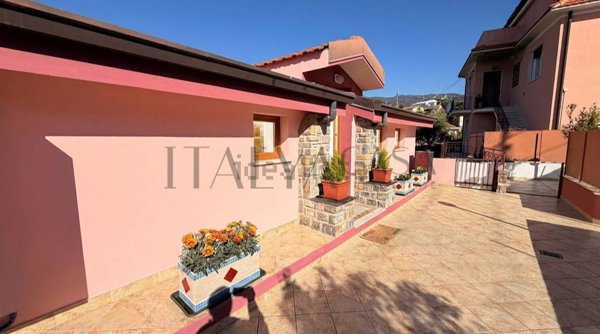 appartamento in vendita a Sanremo in zona Coldirodi