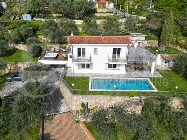 casa indipendente in vendita a Sanremo in zona Coldirodi