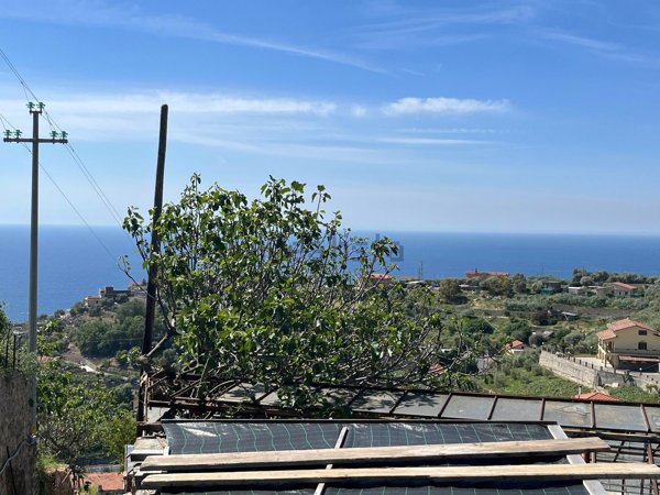 casa indipendente in vendita a Sanremo