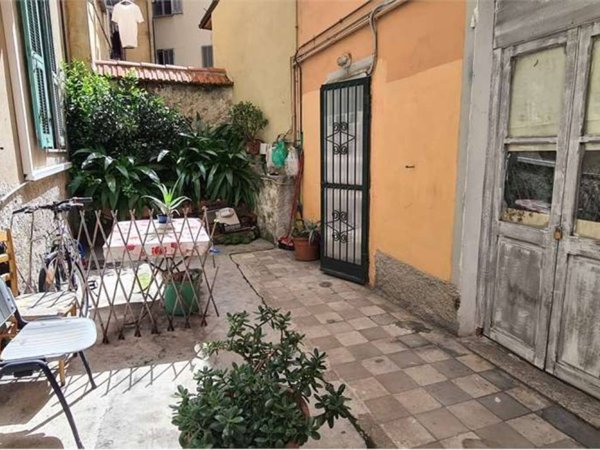locale commerciale in vendita a Sanremo