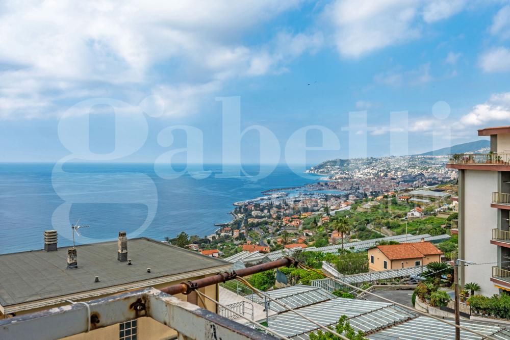 appartamento in vendita a Sanremo in zona Poggio