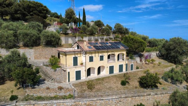 casa indipendente in vendita a Sanremo in zona Poggio
