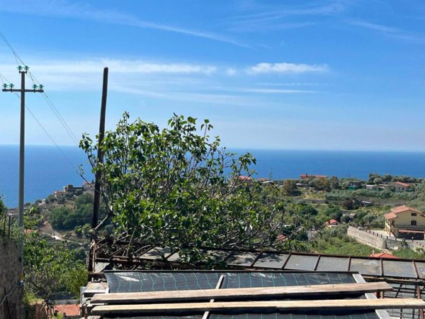 casa indipendente in vendita a Sanremo in zona San Romolo