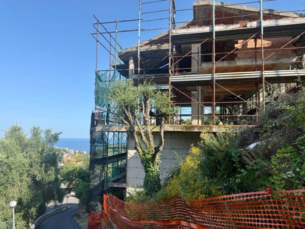casa indipendente in vendita a Sanremo in zona Coldirodi