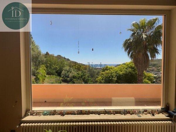 casa indipendente in vendita a Sanremo in zona Bussana