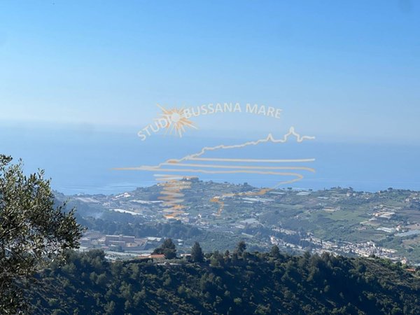 casa indipendente in vendita a Sanremo in zona Bussana