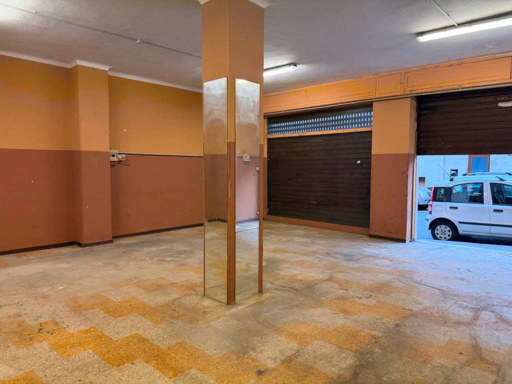 locale commerciale in vendita a Sanremo