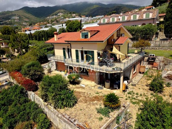 casa indipendente in vendita a Sanremo
