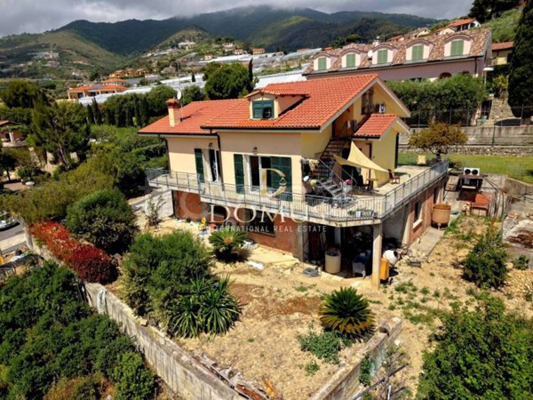 casa indipendente in vendita a Sanremo