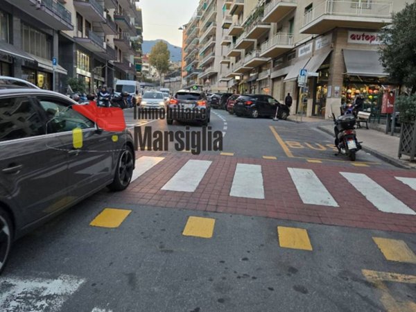 locale commerciale in vendita a Sanremo