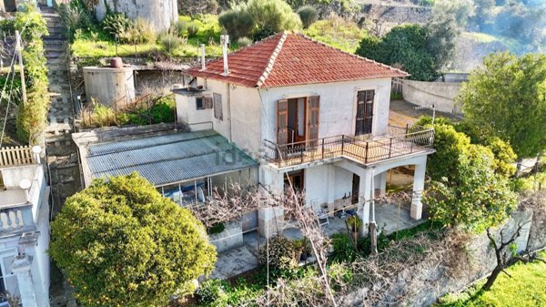 casa indipendente in vendita a Sanremo