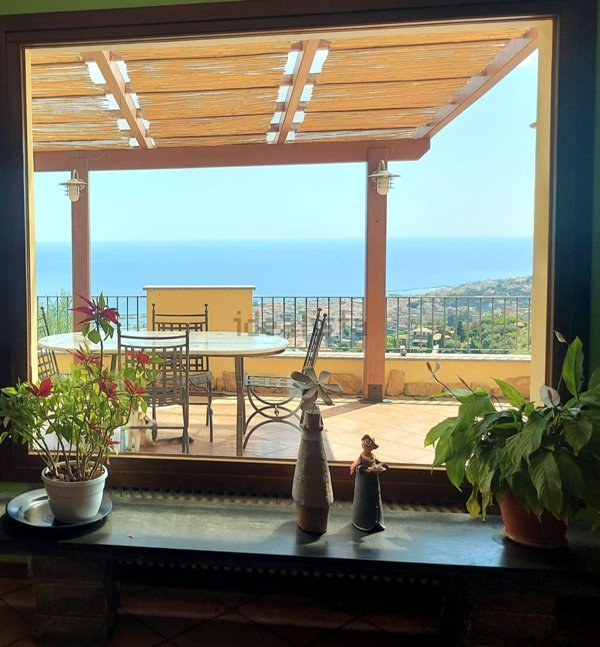casa indipendente in vendita a Sanremo