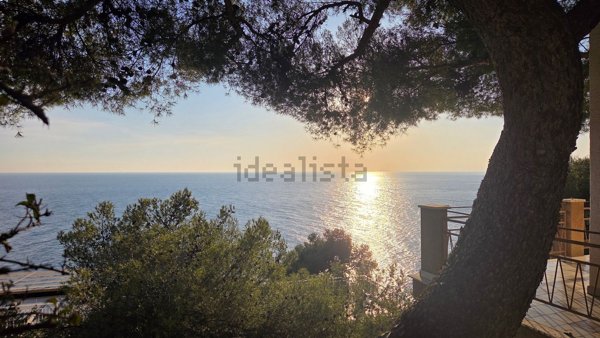 casa indipendente in vendita a Sanremo in zona Coldirodi