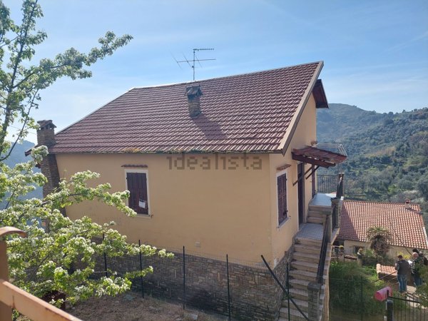 casa semindipendente in vendita a Sanremo