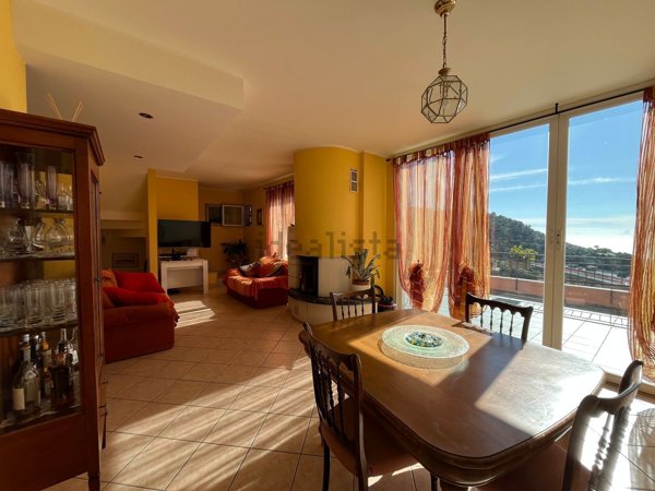casa indipendente in vendita a Sanremo