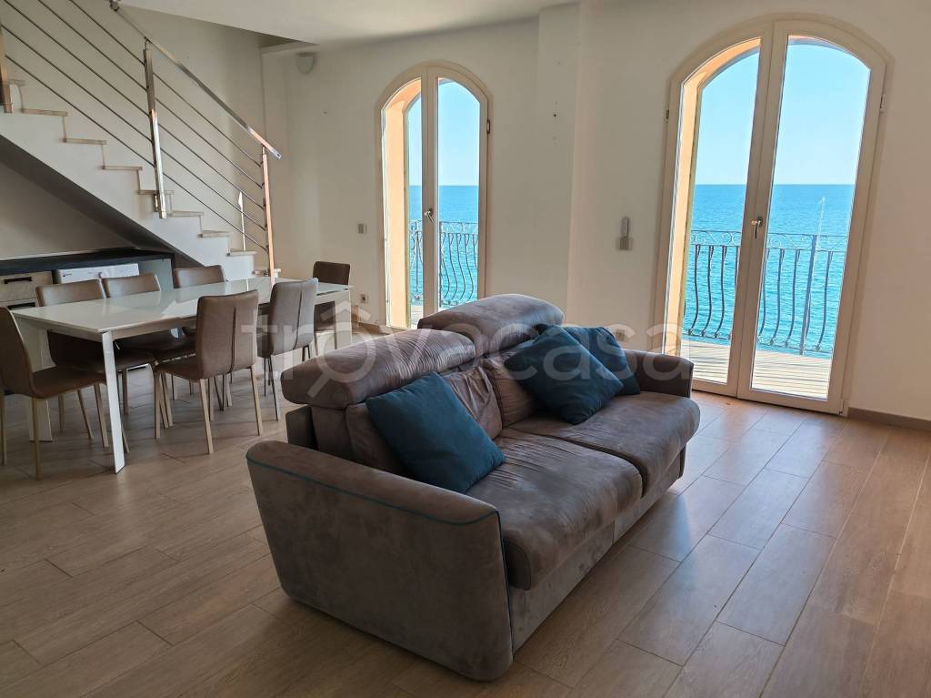 appartamento in vendita a Sanremo in zona Poggio