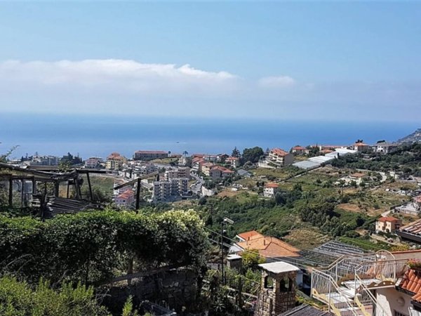 casa indipendente in vendita a Sanremo