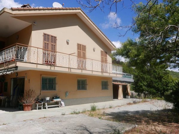 casa indipendente in vendita a Sanremo