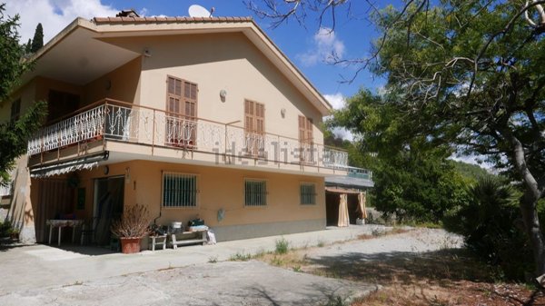 casa indipendente in vendita a Sanremo