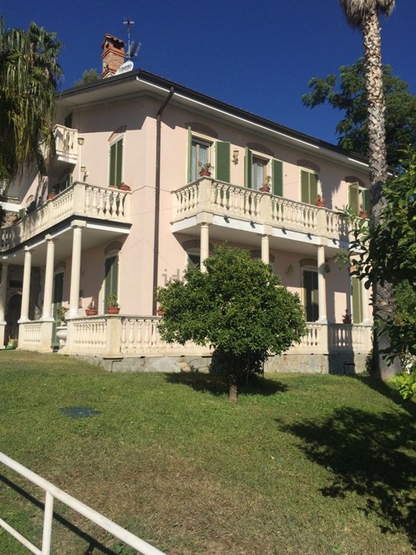 casa indipendente in vendita a Sanremo