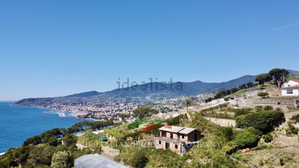 casa indipendente in vendita a Sanremo in zona Poggio