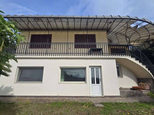 casa indipendente in vendita a Sanremo