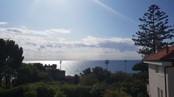 casa indipendente in vendita a Sanremo