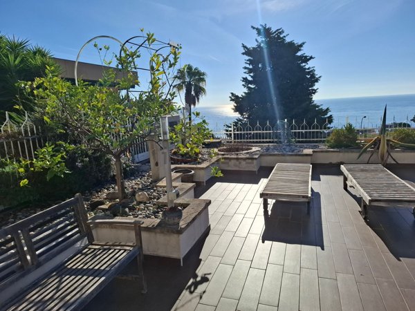 appartamento in vendita a Sanremo in zona Coldirodi