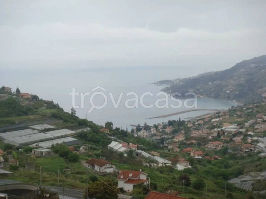 appartamento in vendita a Sanremo in zona Coldirodi