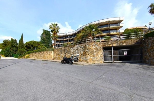locale di sgombero in vendita a Sanremo