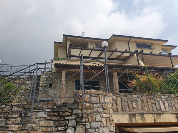 casa indipendente in vendita a Sanremo
