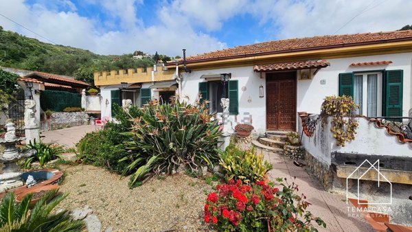 casa indipendente in vendita a Sanremo
