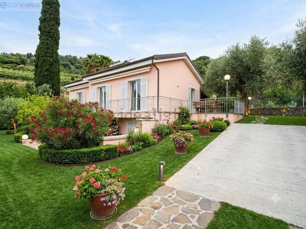 casa indipendente in vendita a Sanremo