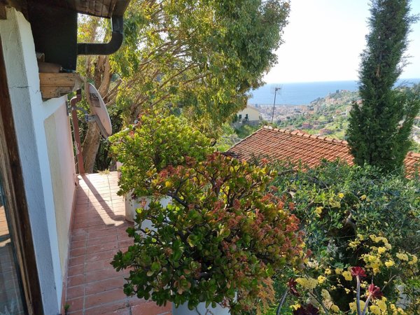 casa indipendente in vendita a Sanremo