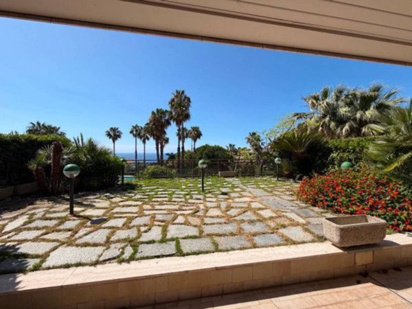 appartamento in vendita a Sanremo in zona Coldirodi