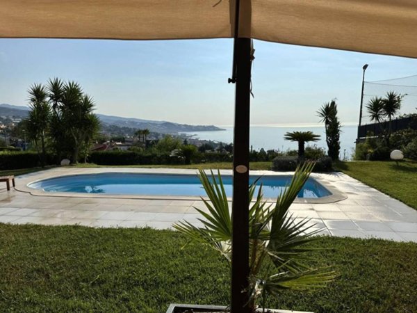 casa indipendente in vendita a Sanremo in zona Coldirodi